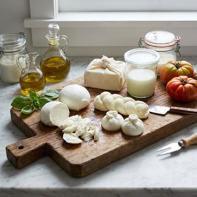 Mozzarella: Uses, Substitutes, and How to Store It