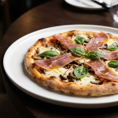Prosciutto e Funghi Pizza