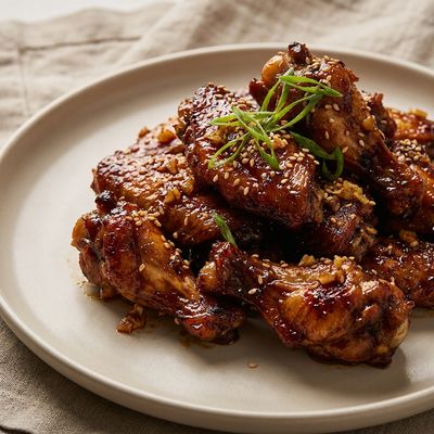 Sticky Soy and Sesame Chicken Wings